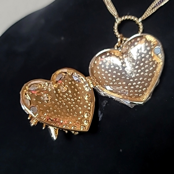 New! BETSEY JOHNSON Hollywood Glam Leopard Firefly Pill Locket Necklace. - Picture 9 of 12